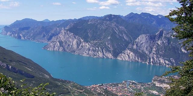 LAKE AND HILL TOUR